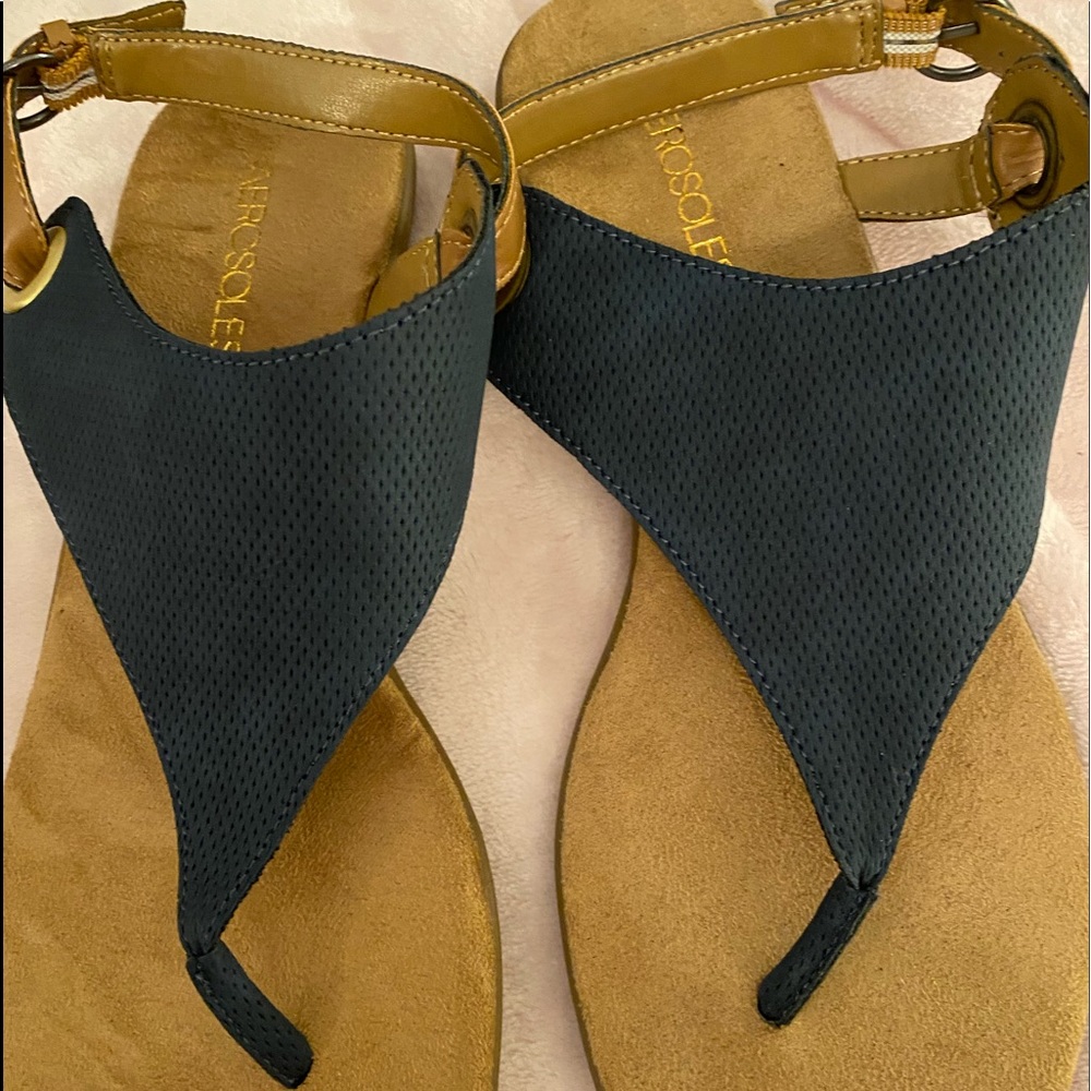 Aerosoles Navy sandals Never worn
